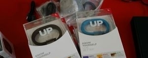 南京玄武區(qū)實體店Jawbone UP2智能手環(huán)現(xiàn)貨熱銷中，黑色藍色任選